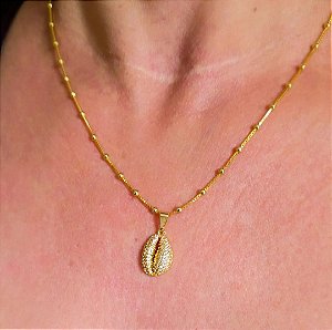 COLAR COM BUZIO CRAVEJADO DE ZIRCONIAS E BANHO FLASH DE OURO