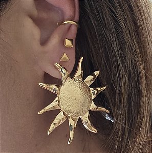 BRINCO SOL COM BANHO FLASH DE OURO