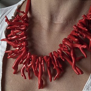COLAR CORAIS RESINA VERMELHO