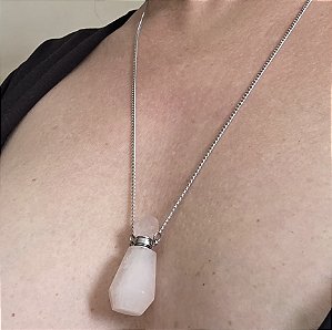 COLAR PERFUMEIRO QUARTZO ROSA EM AÇO INOX