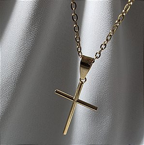 COLAR COM CRUZ DOURADO EM AÇO INOX