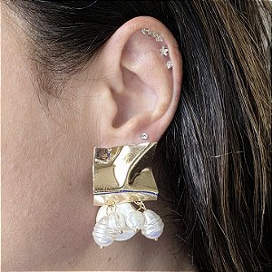 BRINCO ORGANICO COM PEROLAS BANHADO A OURO 18 K