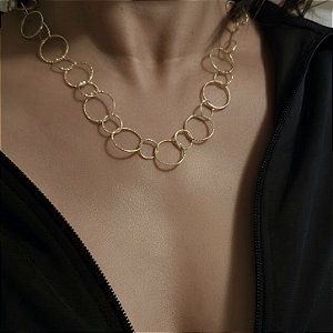 COLAR CIRCULOS ENTRELAÇADOS BANHADO A OURO OU PRATA