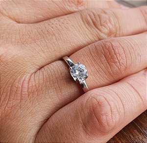 ANEL SOLITARIO COM ZIRCONIA CRISTAL EM PRATA 925