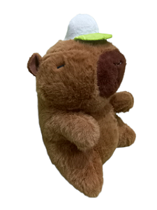 Capivara fofa de boné pequena