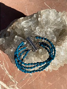 Conjunto de pulseiras de cristais tchecos lapidados azul petróleo com fecho de imã.