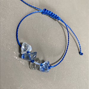Pulseira com fecho regulável macramê  azul e cascalhos de vidro(tipo murano).