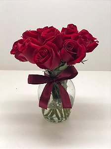 Elegância das 12 Rosas Vermelhas