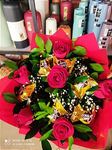 buque 6 rosas com 6 bombom