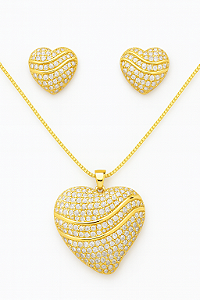 Conjunto coração cravejado em zircônia cristal