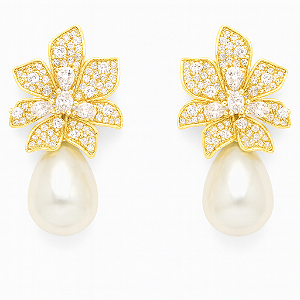 Brinco flor cravejado com pérola gota