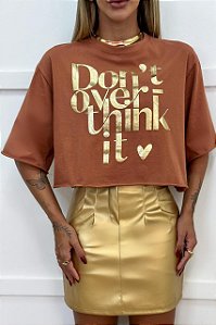 T-shirt Cropped Rebeca Marrom Com Dourado