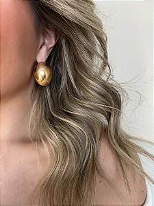 Brinco Pequeno Oval Dourado
