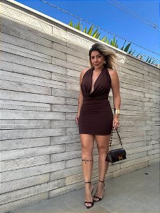 Vestido Curto Decote Degagê Jane Marrom