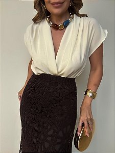 Blusa Pregas Milos Creme