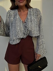 Bata Cropped Aurélia Preta e Branca