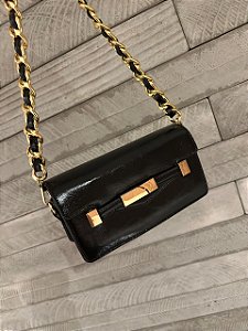 Bolsa Preta Detalhes Dourado