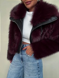 Jaqueta Cropped Pêlo Beatrice Vermelho Bordô