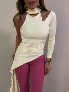 Blusa Assimétrica Recortes Solenna Off White