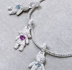 Pingente Cravejado Menina Coração Rosa