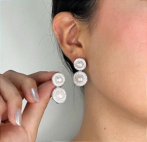 Brinco Dois Círculos Pendurados Com Pérola 2,9cm