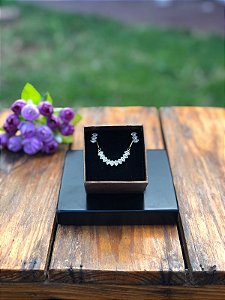Conjunto com colar de pingente de 10 pedras de zircônia