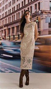Vestido Tubo Midi Textura Renda Marrô