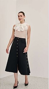 Blusa em Organza com Gola de Pétalas Sem Manga