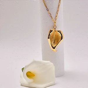 Colar longo Copo de Leite