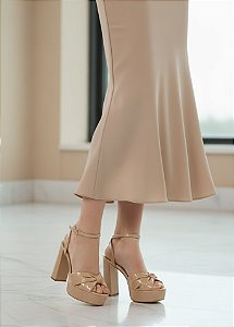 Sandália Plataforma em Couro com Tira Torcida Luiza Barcelos