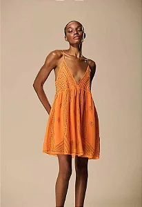 Vestido Curto Decote V com Transfer Caos Moda