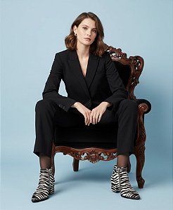 Bota Cano Curto em Couro Zebra Luiza Barcelos