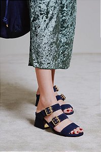 Mule Salto Médio em Camurça Luiza Barcelos