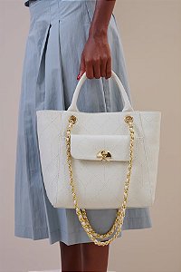 Bolsa Tote Média em Couro com Alça de Corrente Luiza Barcelos