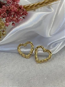 Brinco Folheado Coração Vazado