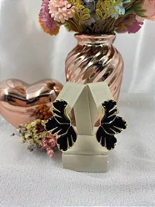 Brinco Borboleta Meia Asa Resinado