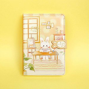 Caderno Brochura Com Folhas Ilustradas e Fecho Magnético Soft Touch Coelho Amarelo