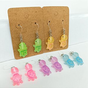 Brinco Tartaruga que Brilha no Escuro Antialérgico