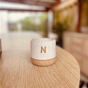 [ENCOMENDE] Inicial/Personalizado - Copo de Chá em Cerâmica Artesanal