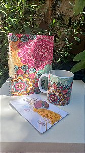 Kit mandala colorido com caderno, caneca e chaveiro