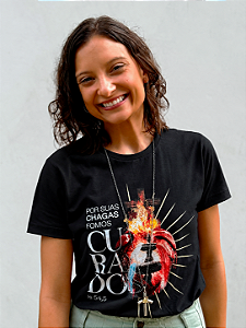 Camiseta Babylook Por Suas Chagas Preta