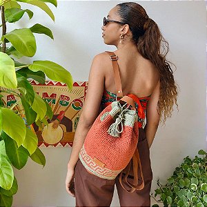 Mochila Saco Artesanal de Crochê com Tassel Natureza