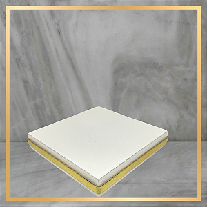 Expositor Base Quadrada Branca e Dourado - 15 cm