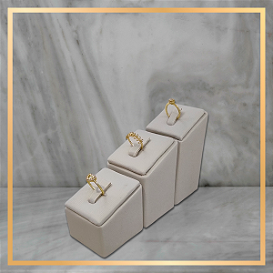 Expositor Trio Anel Forrado Off White - Quadrado