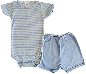 CONJUNTO DE PIJAMA INFANTIL COM BODY DE MANGA CURTA E SHORTS UNISSEX - LISTRAS AZUL E FUNDO AZUL