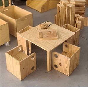 Conjunto Mesa com 4 Cadeiras Cubo – Para Crianças de 1 a 3 anos