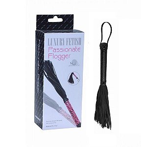 CHICOTE FLOGGER EM VINIL LUXURY FETISH