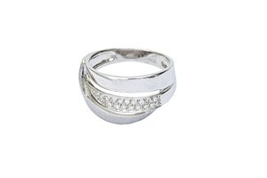 Anel ouro branco com diamantes aro 19