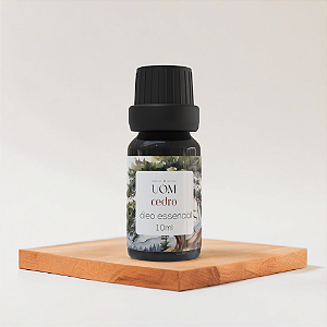 Óleo Essencial de Cedro UOM 10ml | Crescimento & Fortalecimento