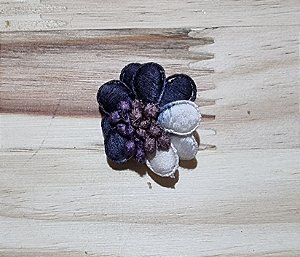 FLOR DE TECIDO  ROXO/BRANCO - 8 UNIDADES